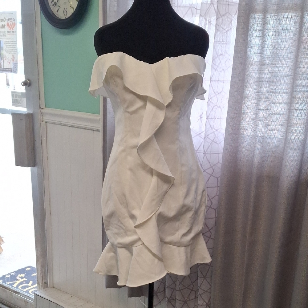 Elegant Strapless White Dress